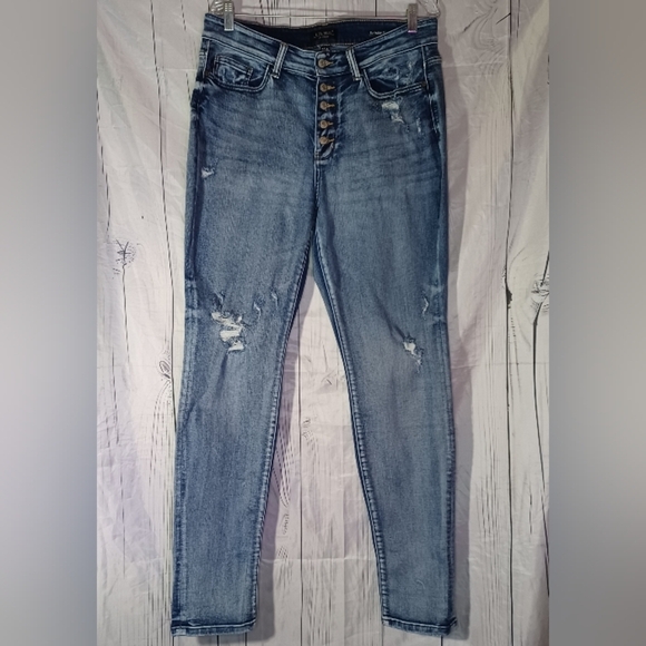 Judy Blue Denim - Judy Blue Boyfriend Fit Button-Fly Women's Blue Distressed Jeans